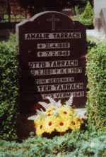 Grabstein von Otto und Amalie Tarrach auf dem alten Mehrower Friedhof